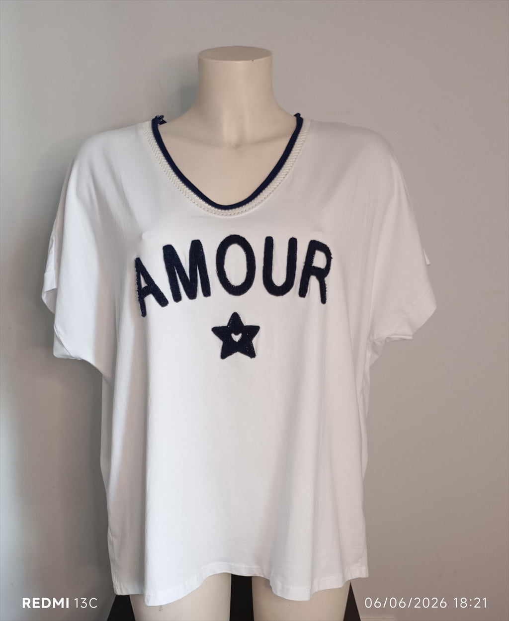 T-shirt oversize blanc avec motif AMOUR