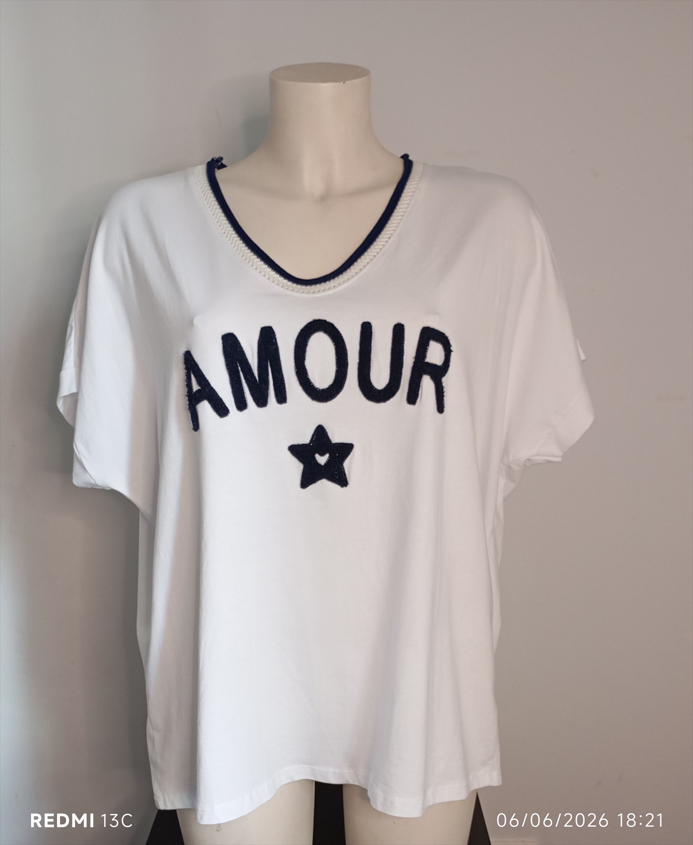 T-shirt oversize blanc avec motif AMOUR