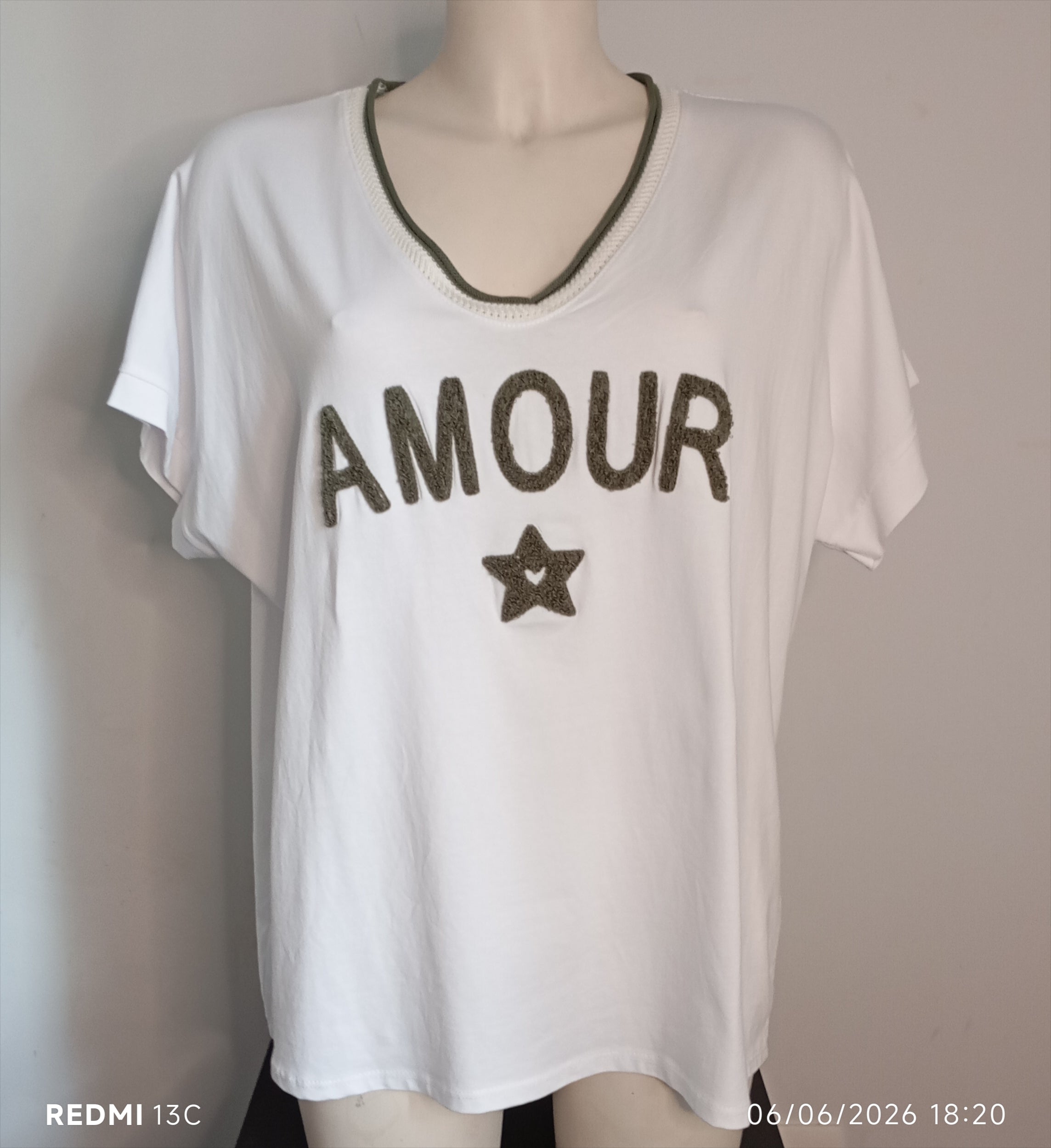 T-shirt oversize blanc avec motif AMOUR