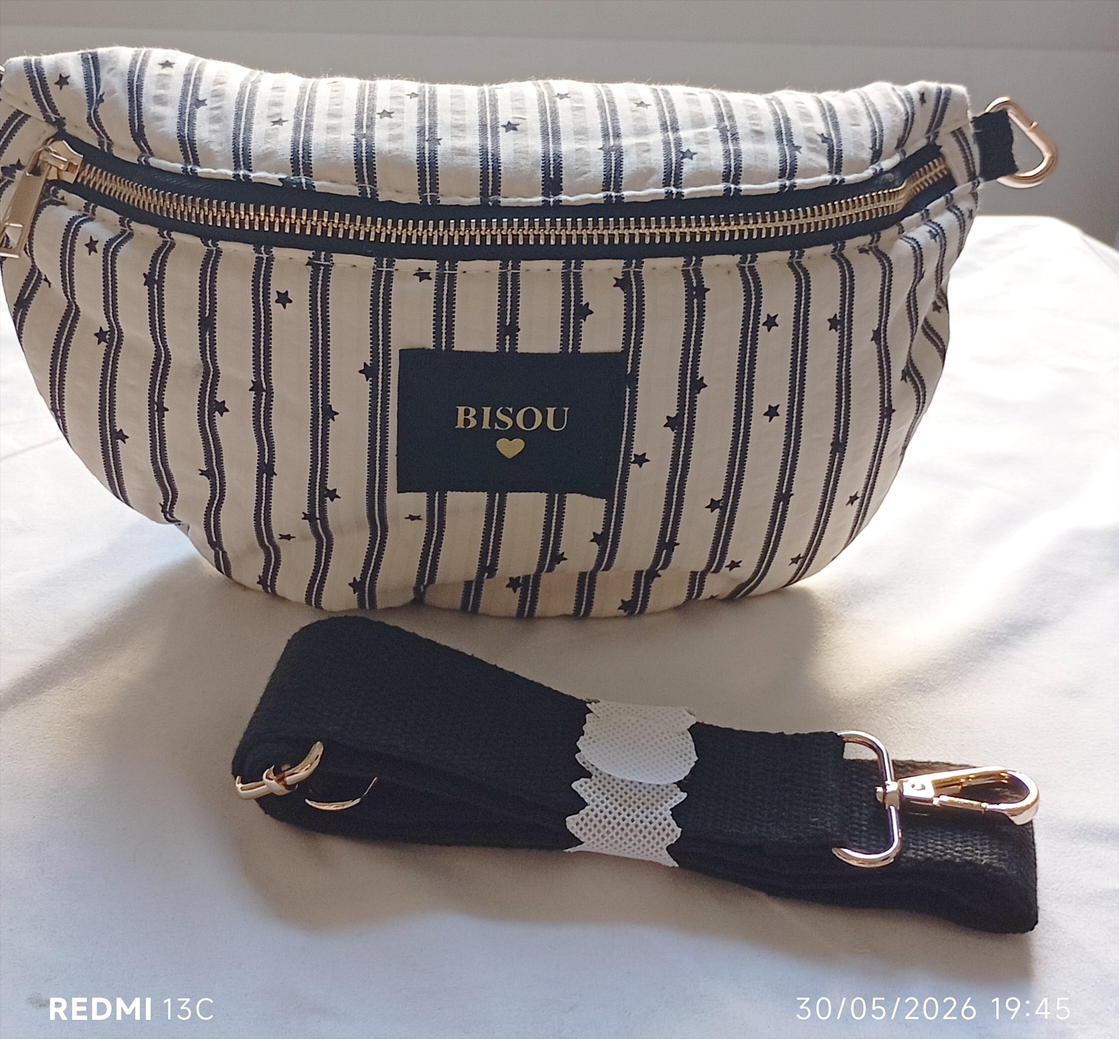 Sac banane à rayures noir et étoiles
