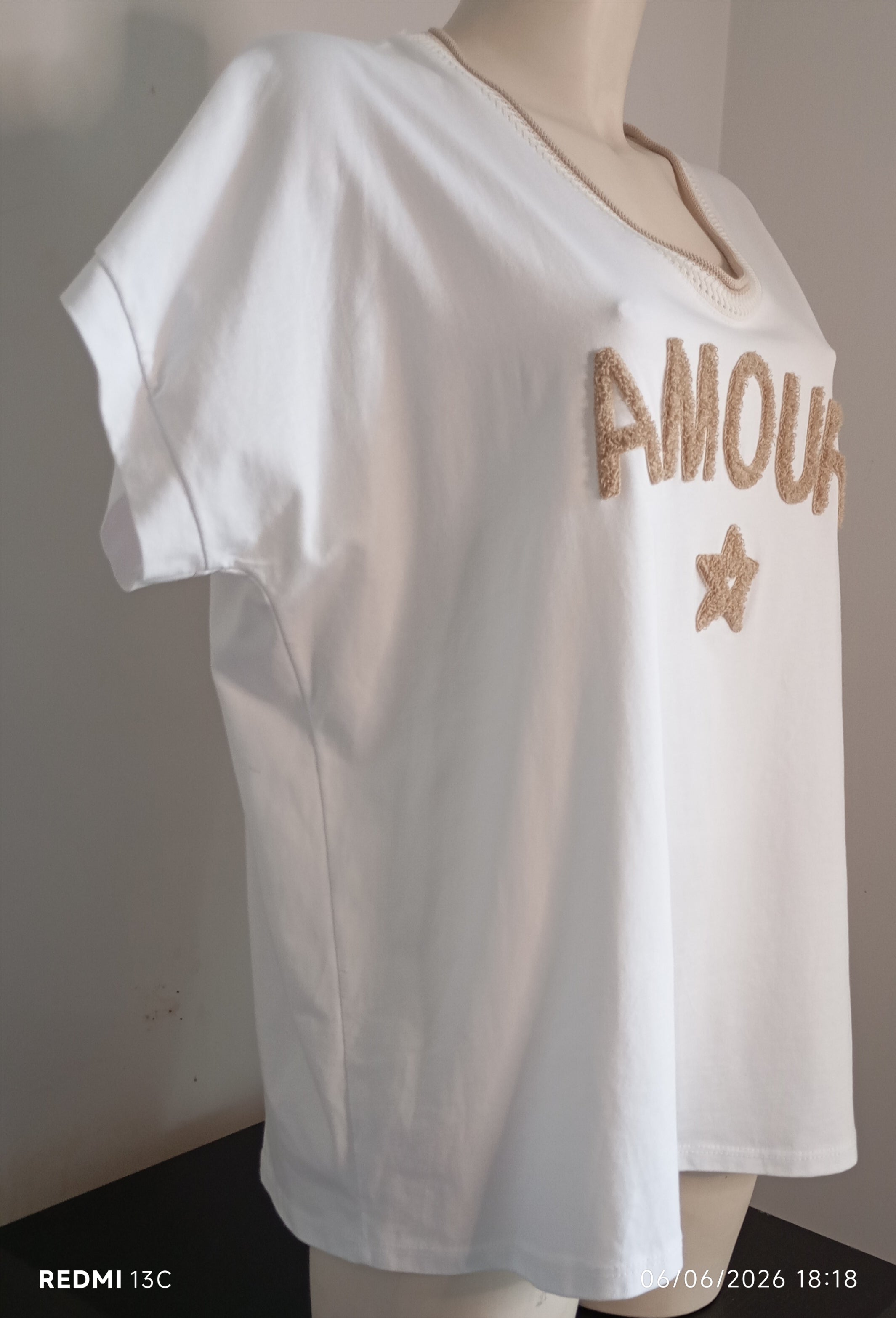 T-shirt oversize blanc avec motif AMOUR