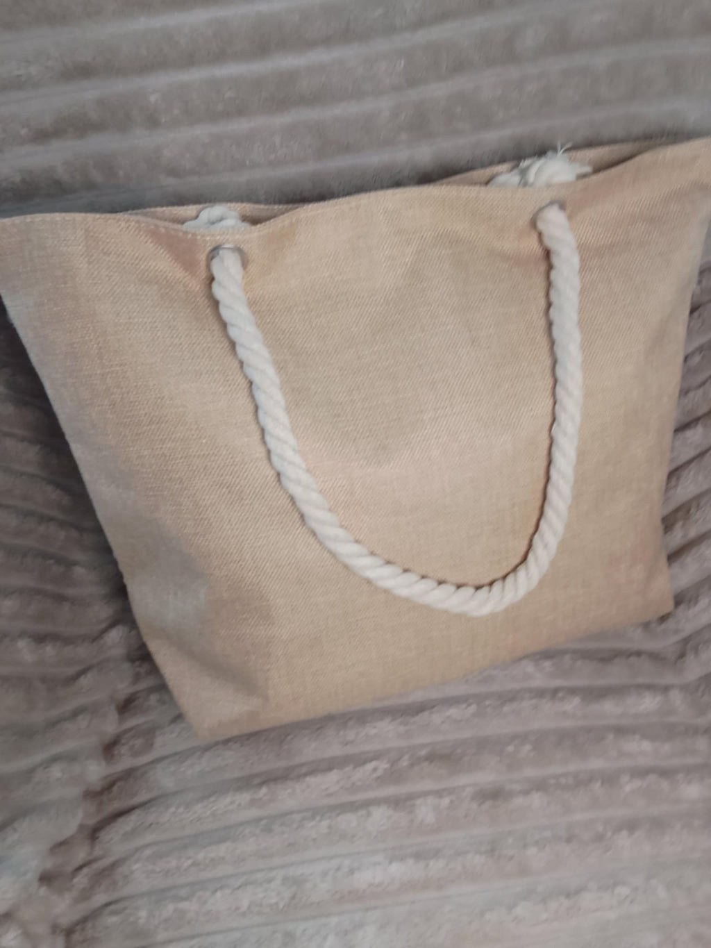 Sac de plage tendance - l'allié de vos journées ensoleillées
