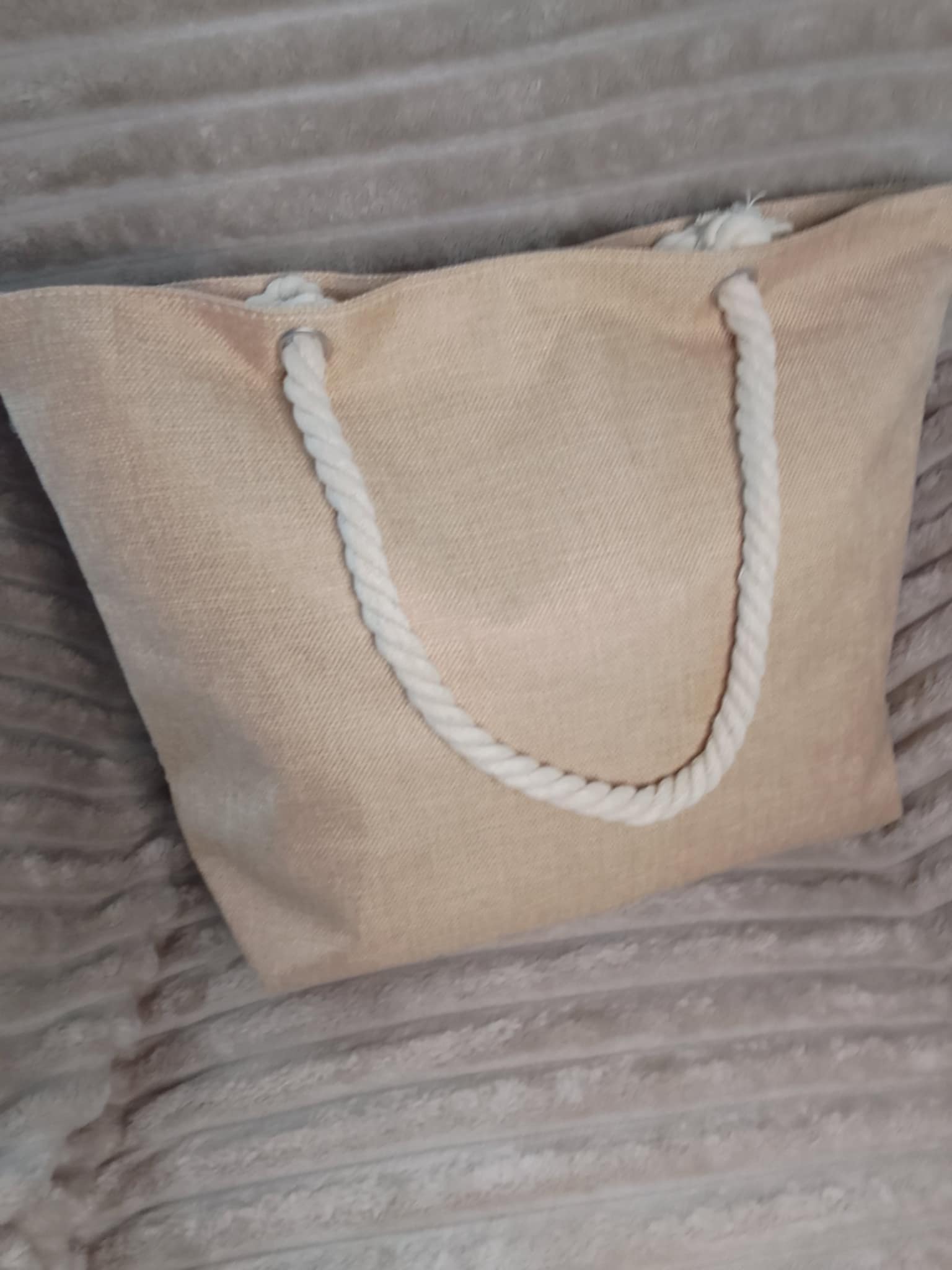 Sac de plage tendance - l'allié de vos journées ensoleillées